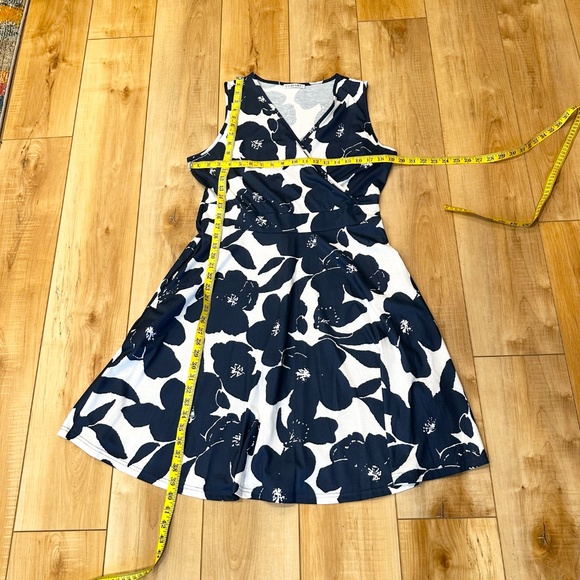 Guberry Wrap V-Neck Sleeveless Pullover Sundress Cover-Up Floral Blue & White XL - Picture 4 of 11